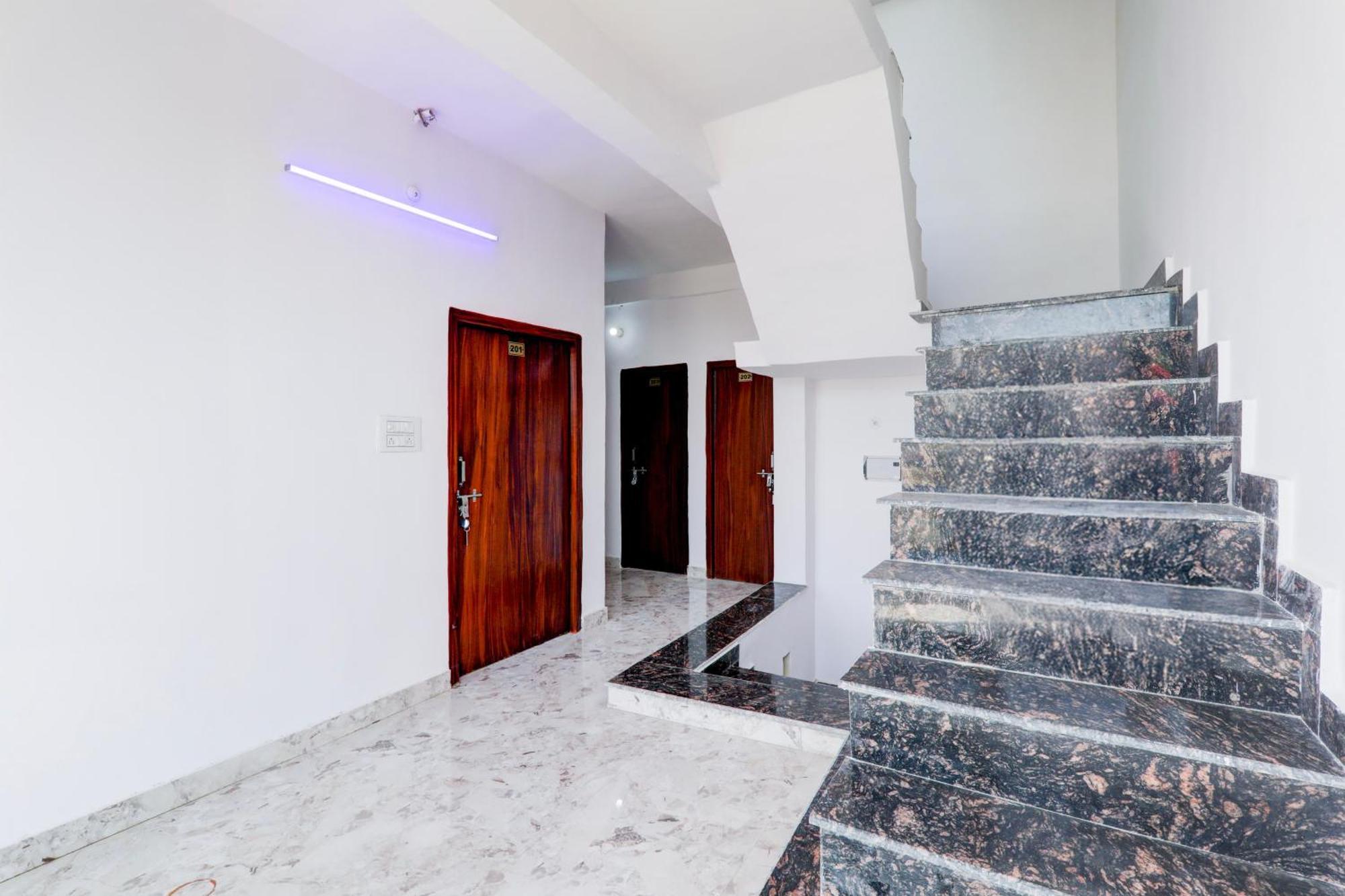 Hotel O Rn Chinhat Экстерьер фото